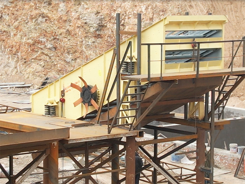 300 吨鹅卵石破碎制砂生产线 (1) 