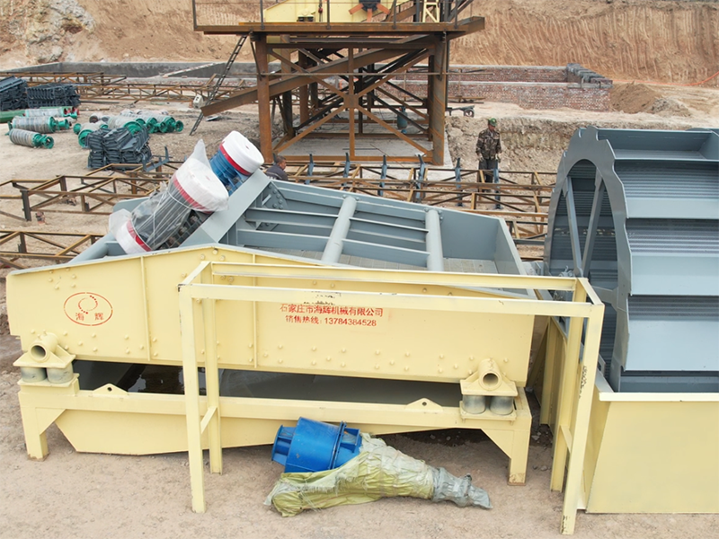 300 吨鹅卵石破碎制砂生产线 (1)